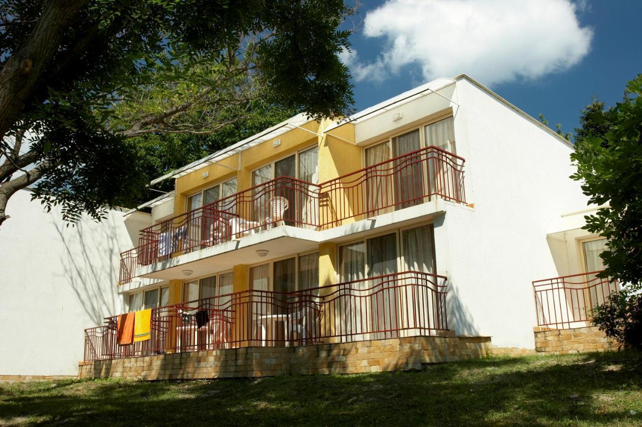 Villas Magnolia Albena Exterior photo